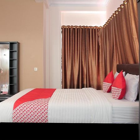 Oyo 222 M@Jayakarta Otel Dış mekan fotoğraf